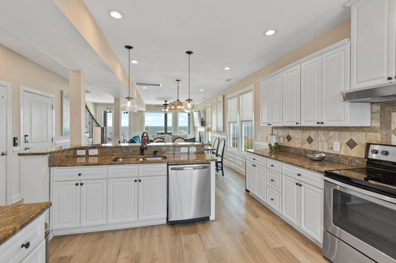 Nirvana Oak Island Exterior photo
